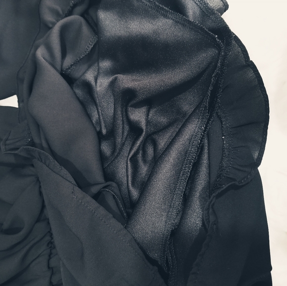 Honey Punch black long Sleeves romper, surplice.S - Picture 12 of 14